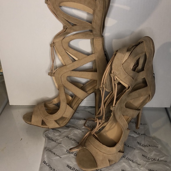 Super Cute Open Toe Heels - Picture 2 of 4